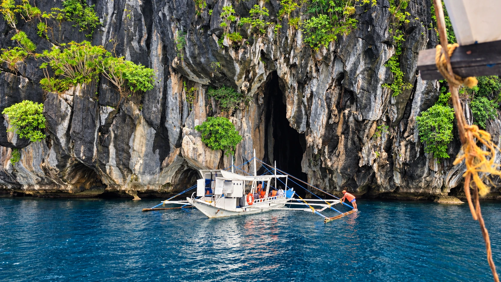 Cathedral Cave w El Nido