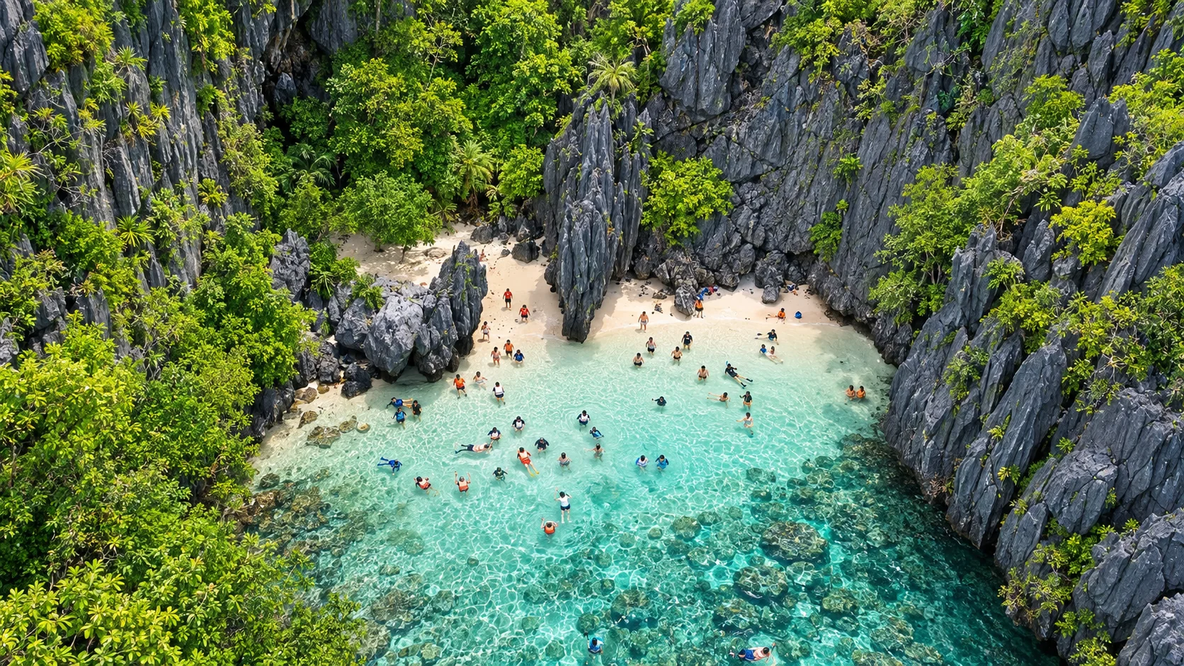 Secret Beach w El Nido z lotu ptaka